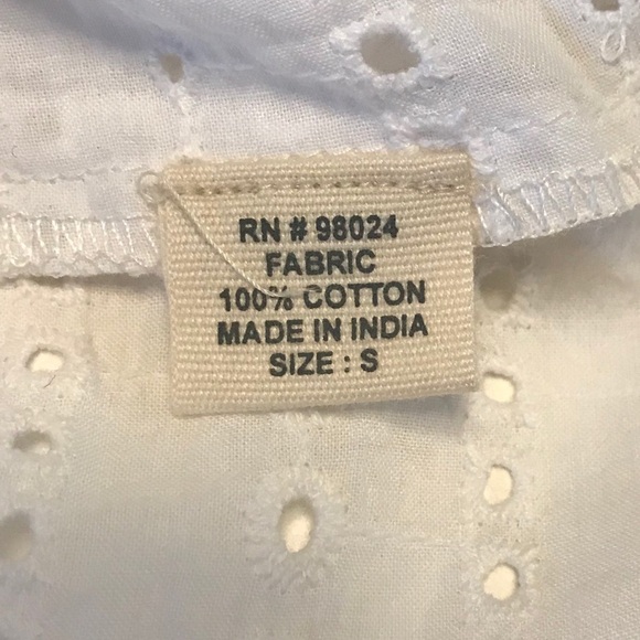 Jennifer&Grace Top White Eyelet Bell Sleeve Small - Picture 7 of 9